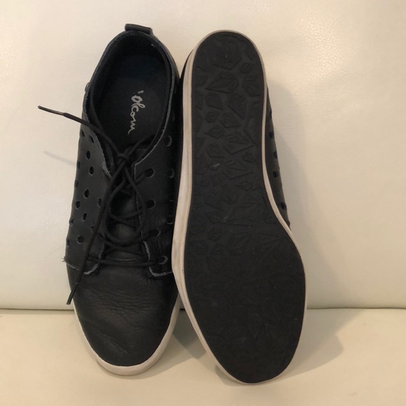 VOLCOM Black “On the Road” Leather Sneaker - Picture 4 of 6